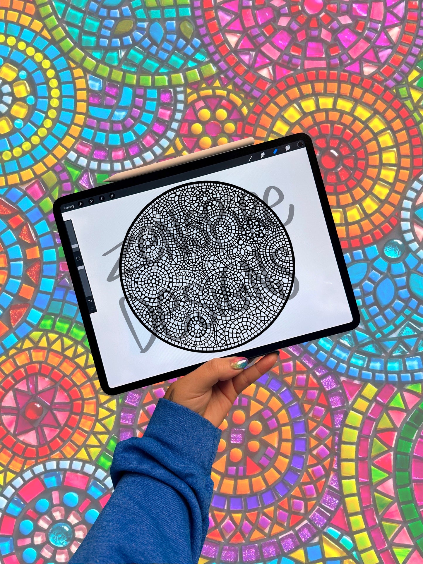 Downloadable Circle Table Mosaic Coloring Page